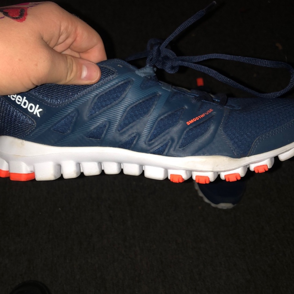 Reebok - Picture 2 of 3